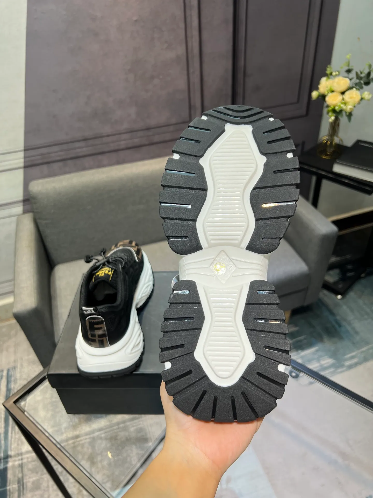 Men's men's shoes 💰440 [FENDI] new 🙈 casual shoes with first-class workmanship, 💪💪💪cowhide uppers ➕ genuine leather feet, 👻suitable for all kinds of travel! Number of yards 38-44